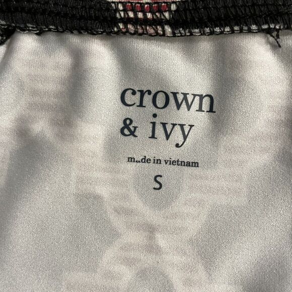 Crown & Ivy Top Performance Mock Neck Half Zip Active Pullover Thumbholes Size S - Picture 4 of 8
